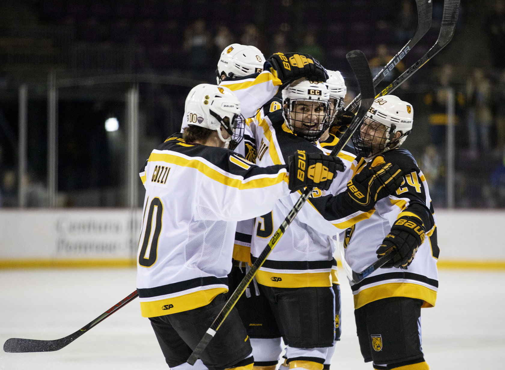 011220-s-CCHockey 01.jpg
